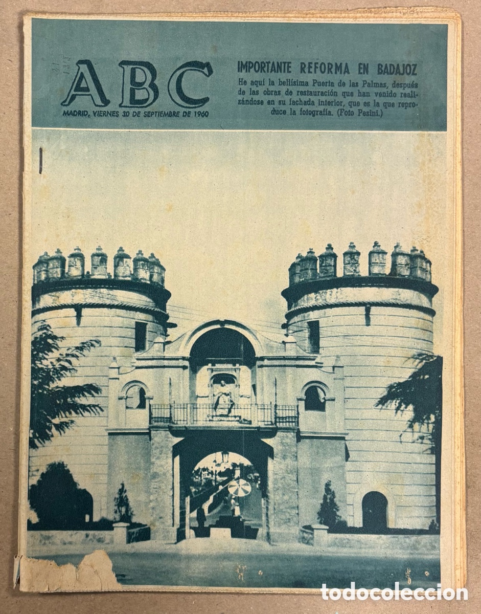 Coleccionismo de revistas y peri&oacute;dicos: ABC (30 DE SEPTIEMBRE DE 1960). REFORMA PUERTA DE LAS PALMAS DE BADAJOZ,&hellip;