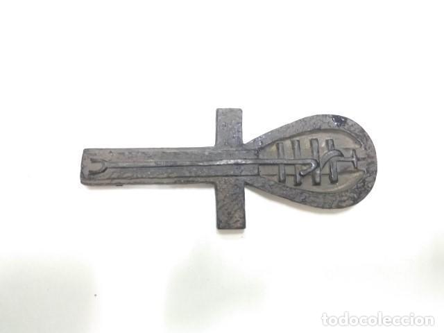 Coleccionismo de revistas y peri&oacute;dicos: Figura Egipcia: CRUZ DE LA VIDA DE ISIS