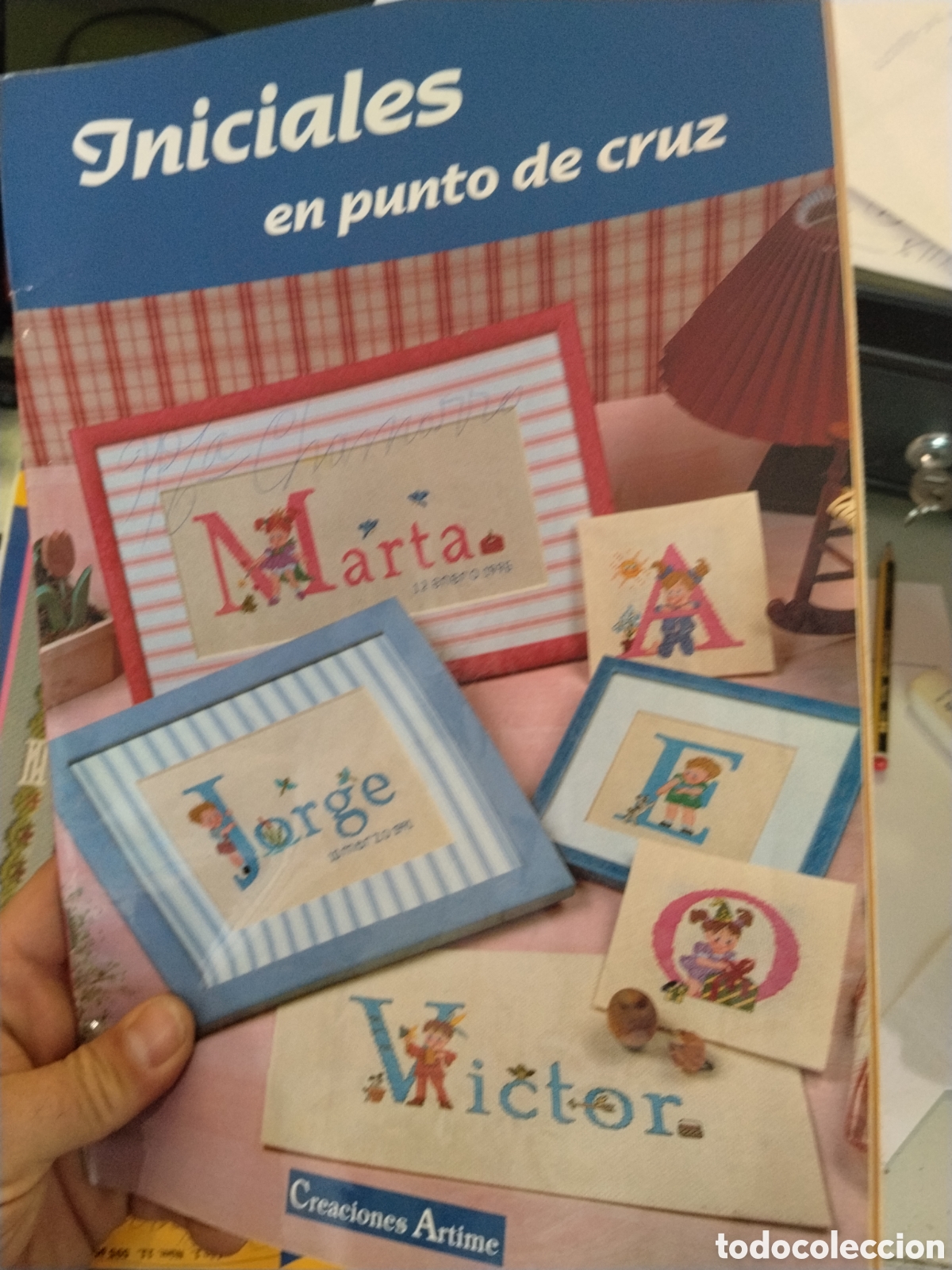 Collection Magazines and Newspapers: Revista Iniciales en Punto de cruz