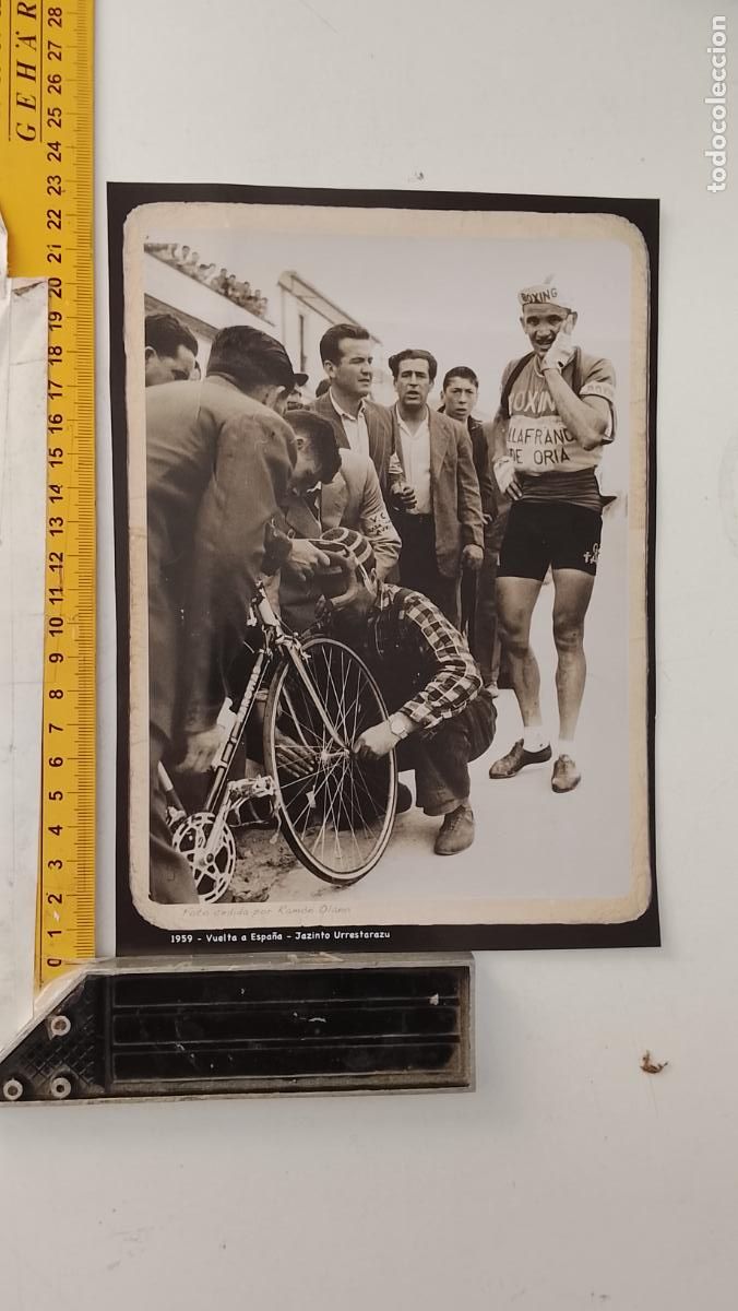 Coleccionismo de revistas y peri&oacute;dicos: RECORTE PRENSA CICLISMO - IMAGEN DE 1959 VUETA A ESPA&Ntilde;A JAZINTO URRESTARAZU