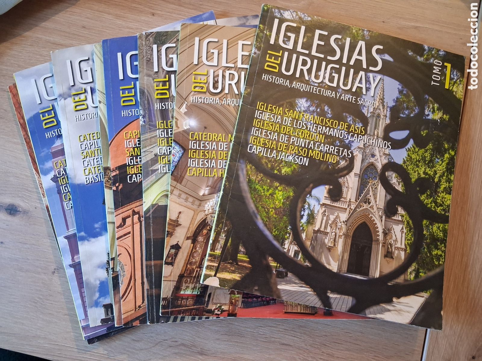 Collection Magazines and Newspapers: LOTE DE 8 REVISTAS IGLESIAS DEL URUGUAY