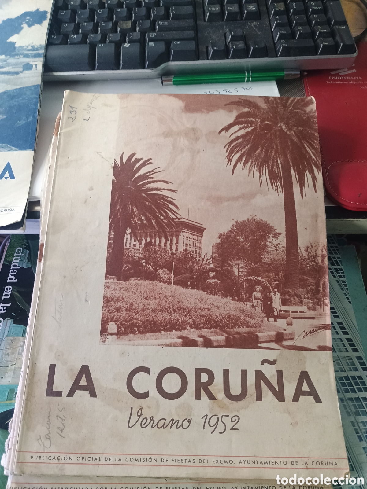 Collection Magazines and Newspapers: REVISTA AYUNTAMIENTO DE LA CORU&Ntilde;A VERANO 1952