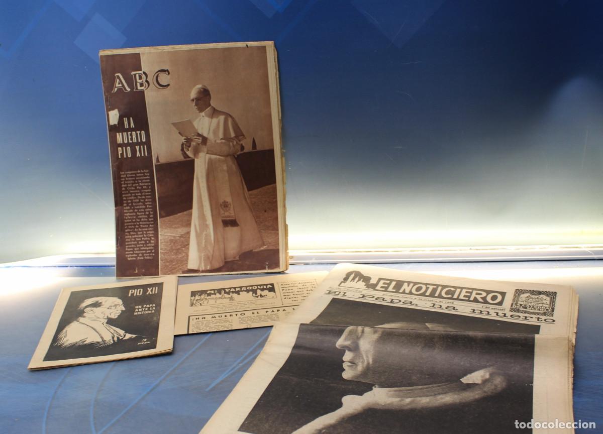 Coleccionismo de revistas y peri&oacute;dicos: Muerte de Pio XII. El noticiero, ABC, 1958.