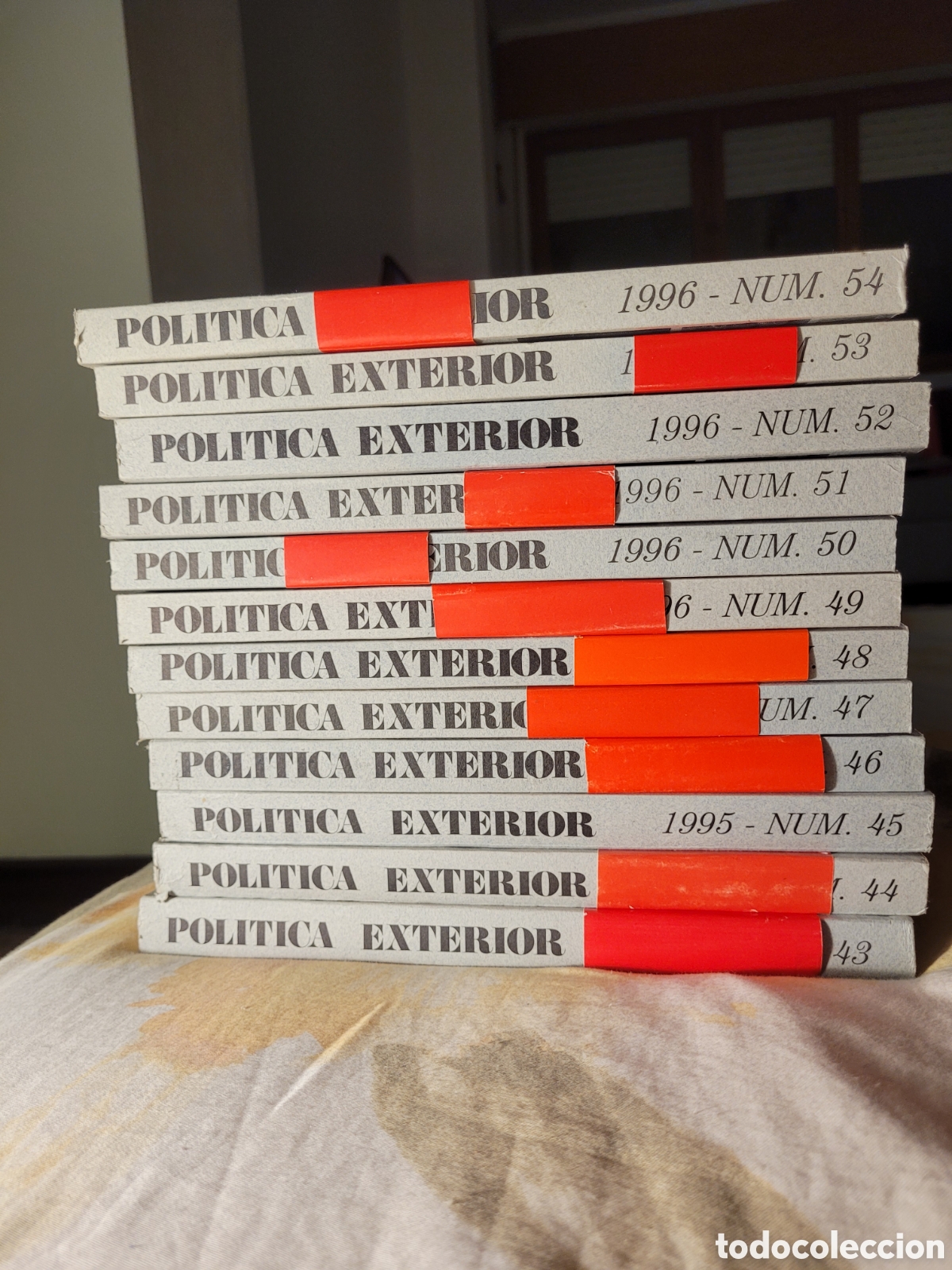 Coleccionismo de revistas y peri&oacute;dicos: Revista Pol&iacute;tica exterior. 12 tomos.