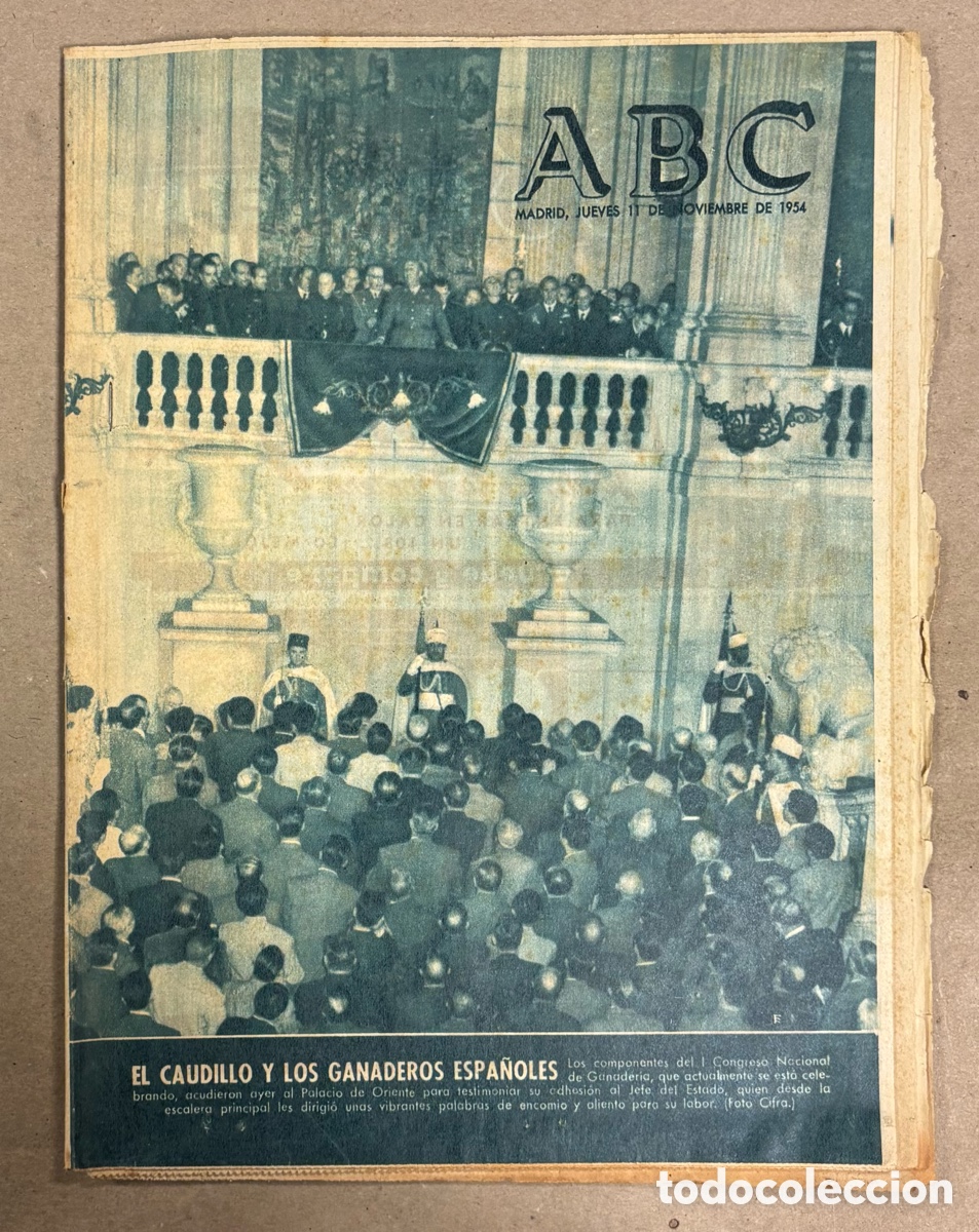 Coleccionismo de revistas y peri&oacute;dicos: ABC (11 NOVIEMBRE 1954) EL CAUDILLO Y GANADEROS ESPA&Ntilde;OLES, NUEVO ESTADIO DEL BARCELONA NOU CAMP MAQU