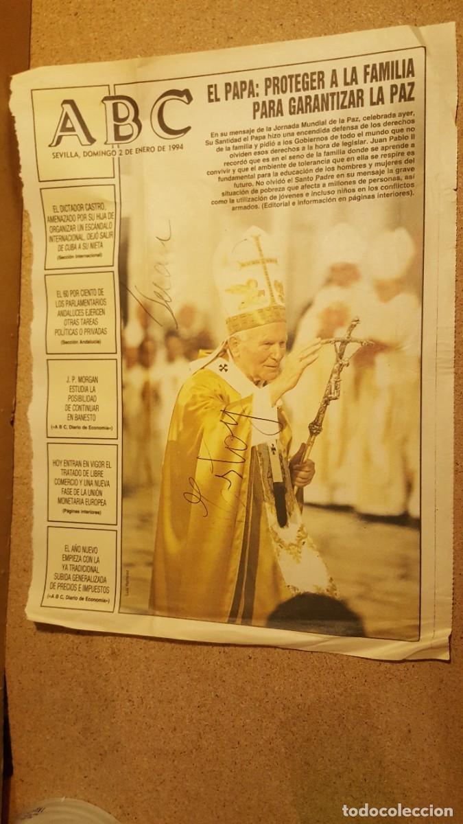 Coleccionismo de revistas y peri&oacute;dicos: Portada/recorte del peri&oacute;dico ABC con el Papa Juan Pablo II. A&ntilde;o 1994