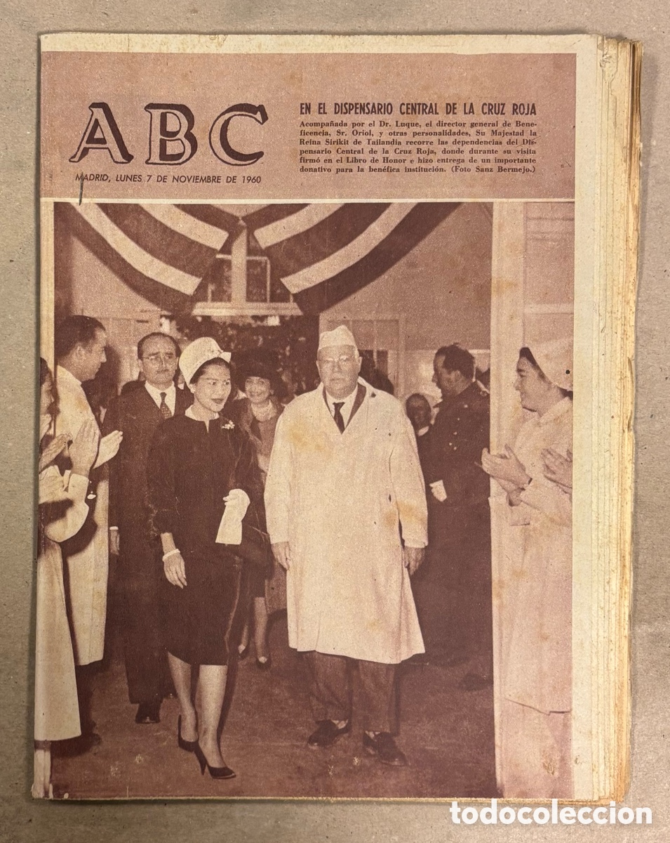 Coleccionismo de revistas y peri&oacute;dicos: ABC (7 NOVIEMBRE 1960) DISPENSARIO CRUZ ROJA, DUQUES DE ALBA CONDES DE LEMOS, PACO RABAL LAURA VALEN