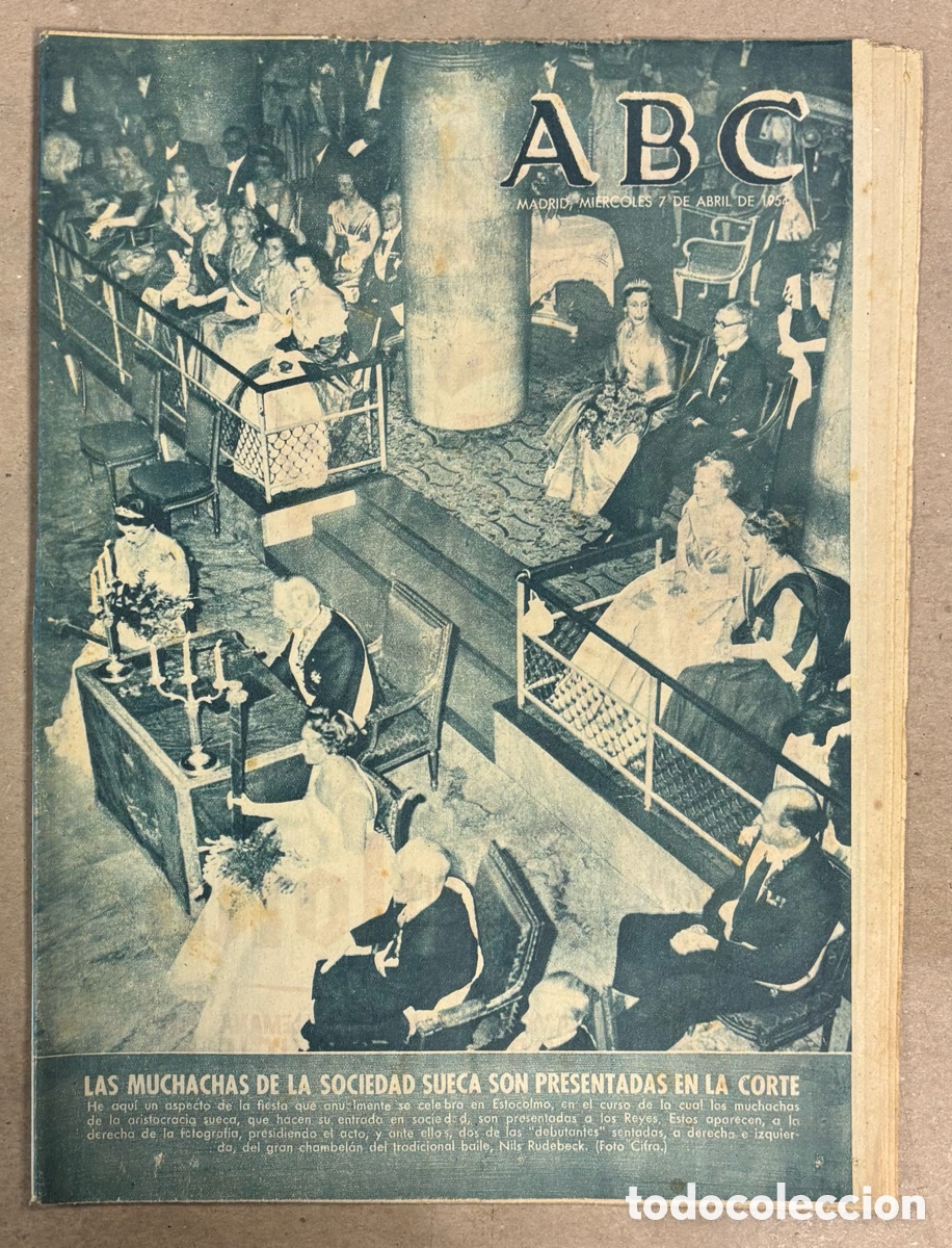 Collection Magazines and Newspapers: ABC (7 ABRIL 1954) MUCHACHAS SOCIEDAD SUECA PRESENTADAS EN LA CORTE, SELECCI&Oacute;N ESPA&Ntilde;OLA RUGBY