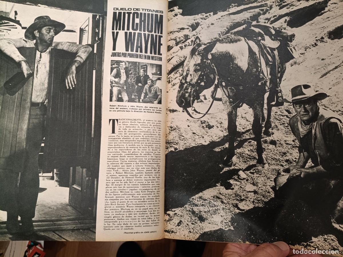 Coleccionismo de revistas y peri&oacute;dicos: ROBERT MITCHUM Y JOHN WAYNE JUNTOS EN UN WESTERN. ART&Iacute;CULO DE TRIUNFO 1967