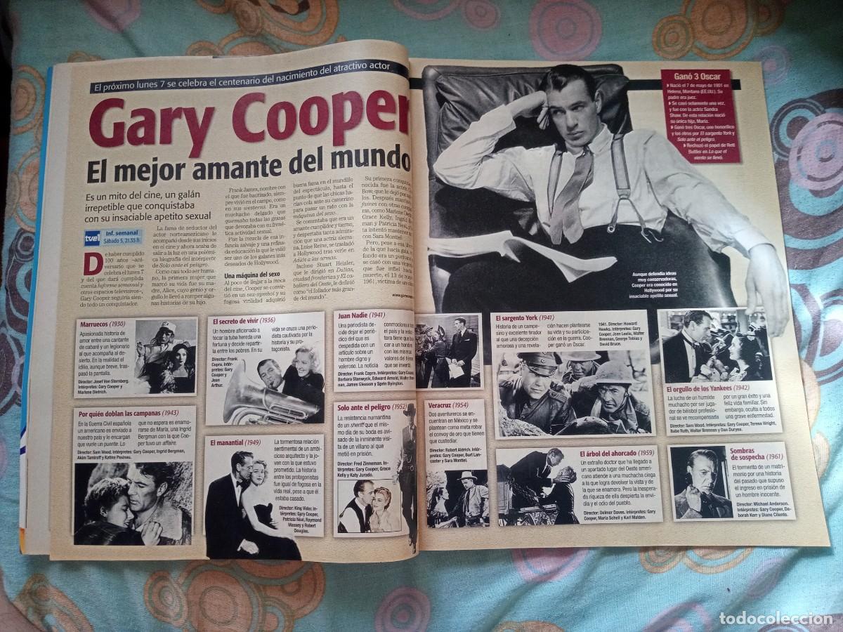 Coleccionismo de revistas y peri&oacute;dicos: Recorte de revista a dos p&aacute;ginas con fotos y reportaje de Gary Cooper.