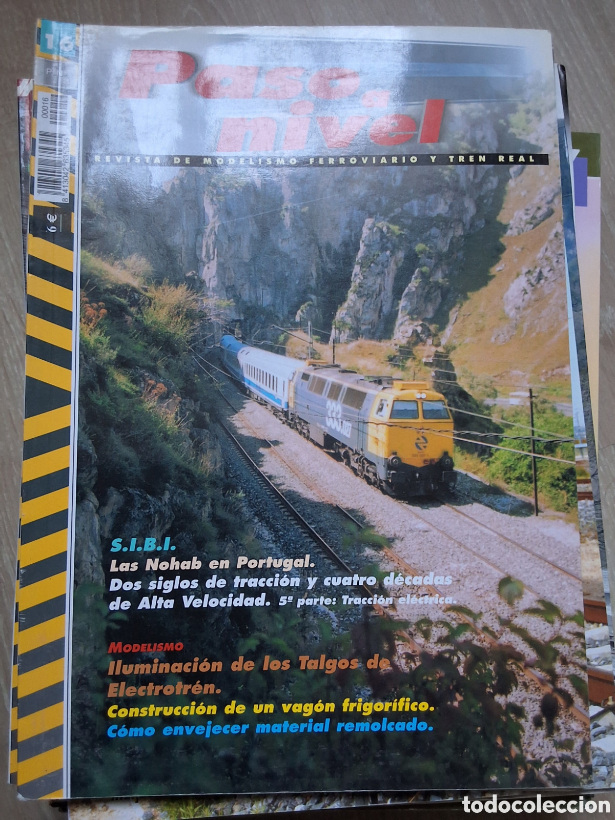 Coleccionismo de revistas y peri&oacute;dicos: Paso a nivel revista trenes y maquetas n&uacute;mero 16 a&ntilde;o 2003