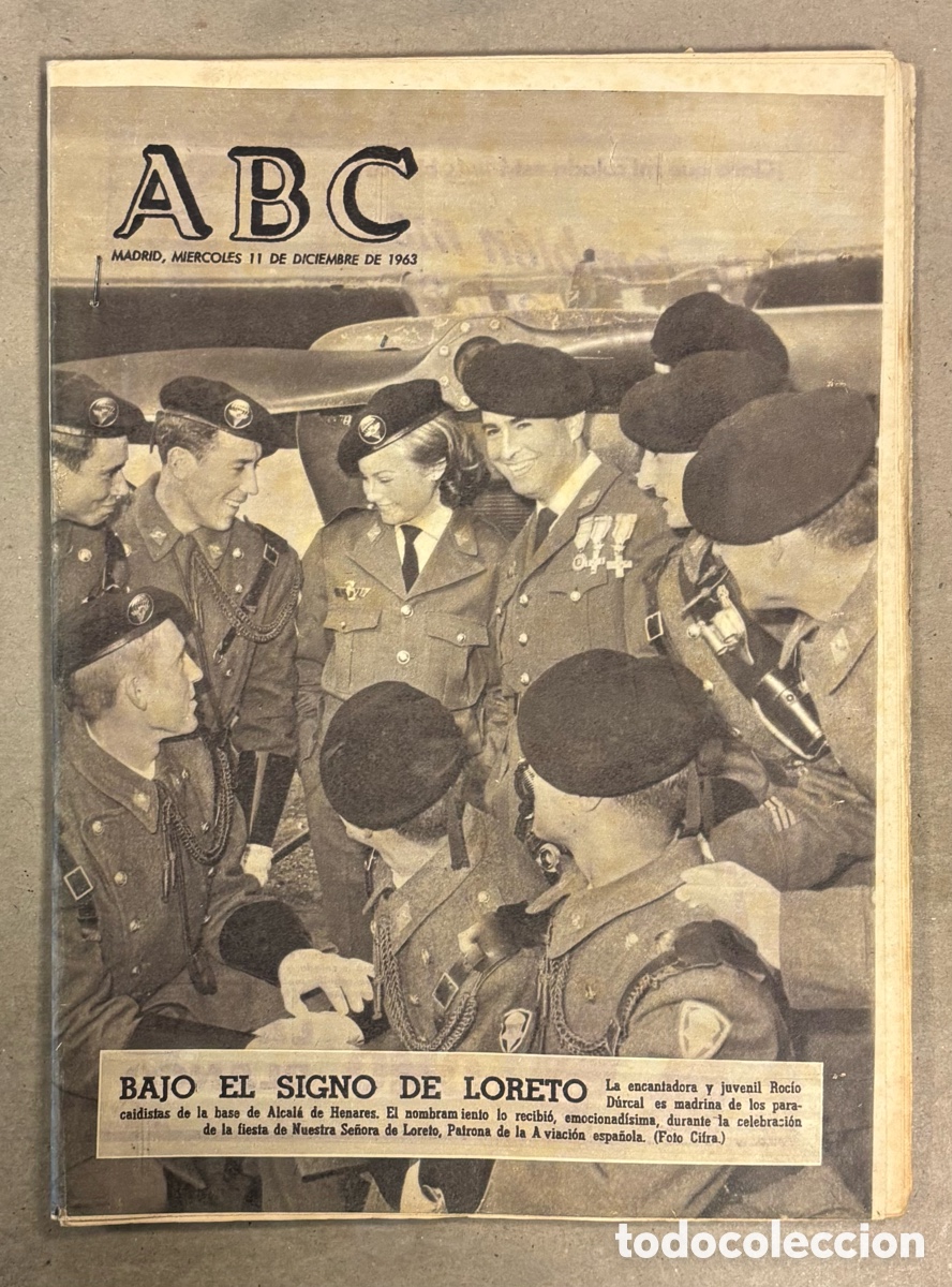Coleccionismo de revistas y peri&oacute;dicos: ABC (11 DICIEMBRE 1963) ROC&Iacute;O D&Uacute;RCAL MADRINA PARACAIDISTAS BASE ALCAL&Aacute; DE HENARES, PALENCIA BERRUGUE