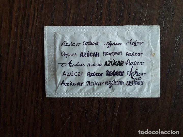 Sobres de az&uacute;car de colecci&oacute;n: sobre de az&uacute;car vac&iacute;o, az&uacute;car. - Foto 1