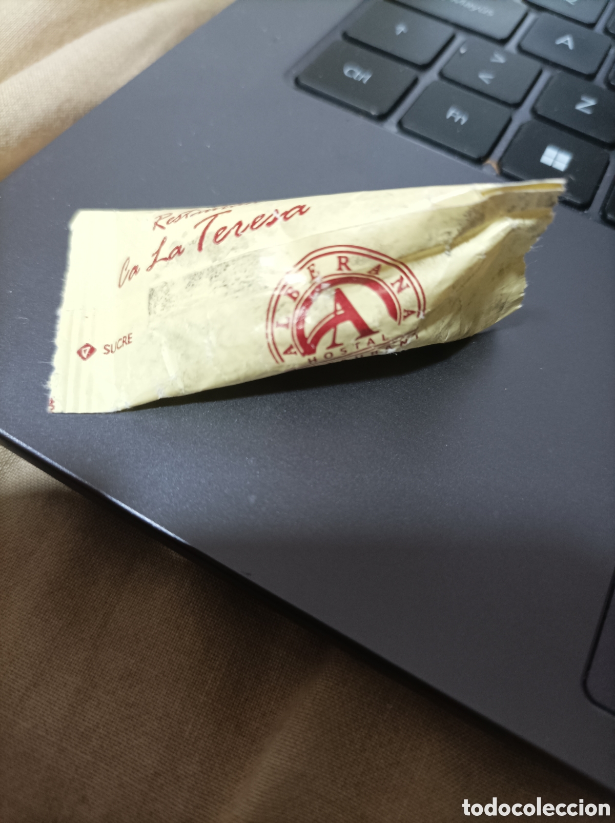 Sobres de az&uacute;car de colecci&oacute;n: SOBRE AZ&Uacute;CAR RESTAURANT CA LA TERESA - SERHS DISTRIBUCI&Oacute; - FORMA TRIANGULAR - SIN ABRIR - Foto 2