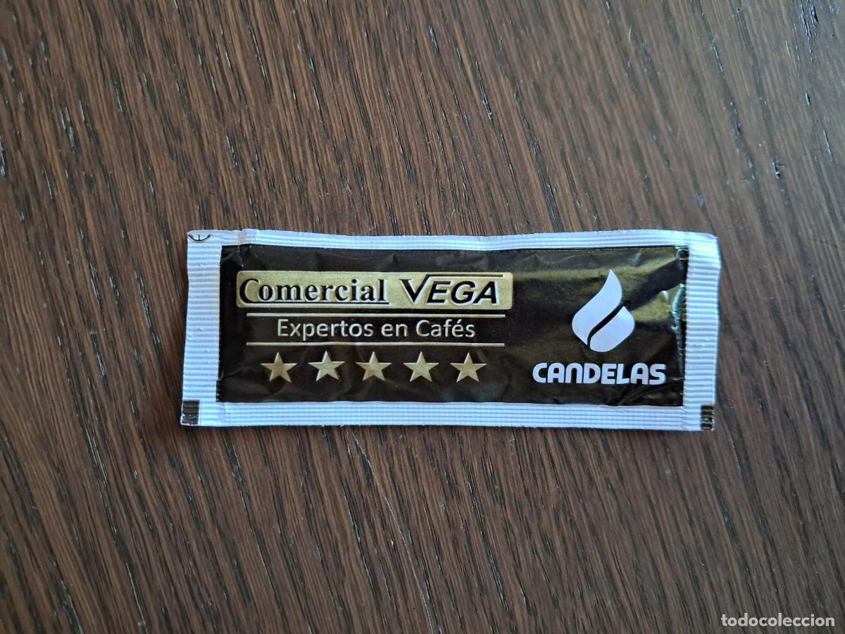 Sobres de az&uacute;car de colecci&oacute;n: sobre de az&uacute;car vac&iacute;o publicitario, comercial Vega, caf&eacute; candelas. con frase al dorso.