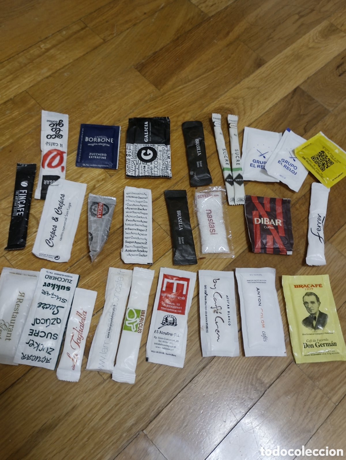 Sobres de az&uacute;car de colecci&oacute;n: 75 azucarilllos + envoltorios