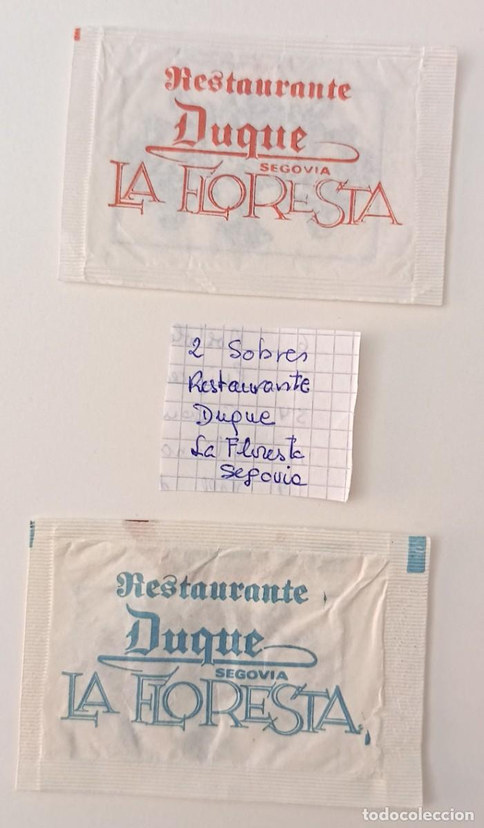 Sobres de az&uacute;car de colecci&oacute;n: Sobres de azucar. 2 Sobres de azucar. Restaurante Duque. La Floresta. Segovia. Uno abierto.