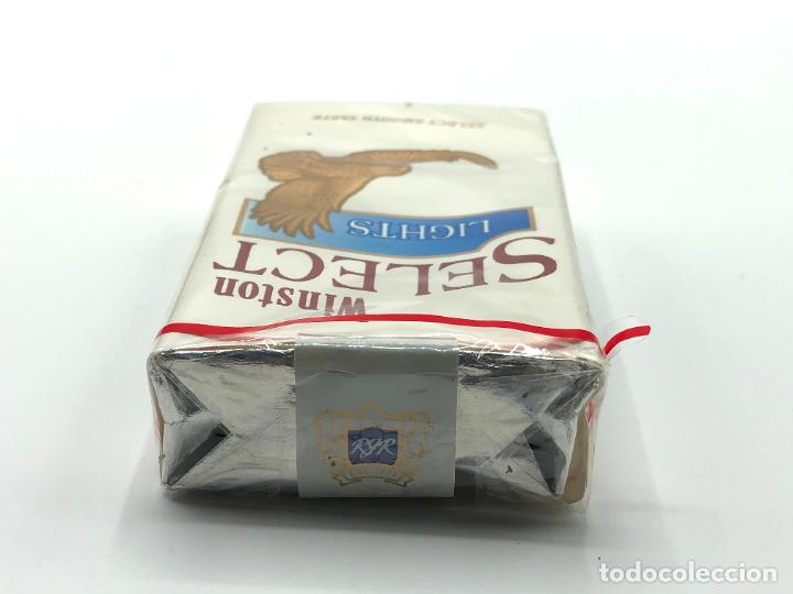 embassy gold cigarettes Embassy cigarettes hi-res stock photography and images