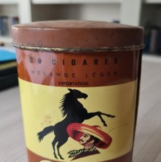 Paquetes de tabaco: CAJA DE LATA DE CIGARROS CHIQUITO DE FRANCIA. MEDIO LLENA (20 UNIDADES)
