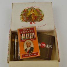 Paquetes de tabaco: LOTE DE 2 CAJITAS DE PUROS ANTIGUOS Y OTROS, VER FOTOS.