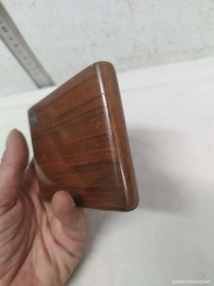 Paquetes de tabaco: Antigua pitillera de madera, con iniciales P.M. - Foto 6
