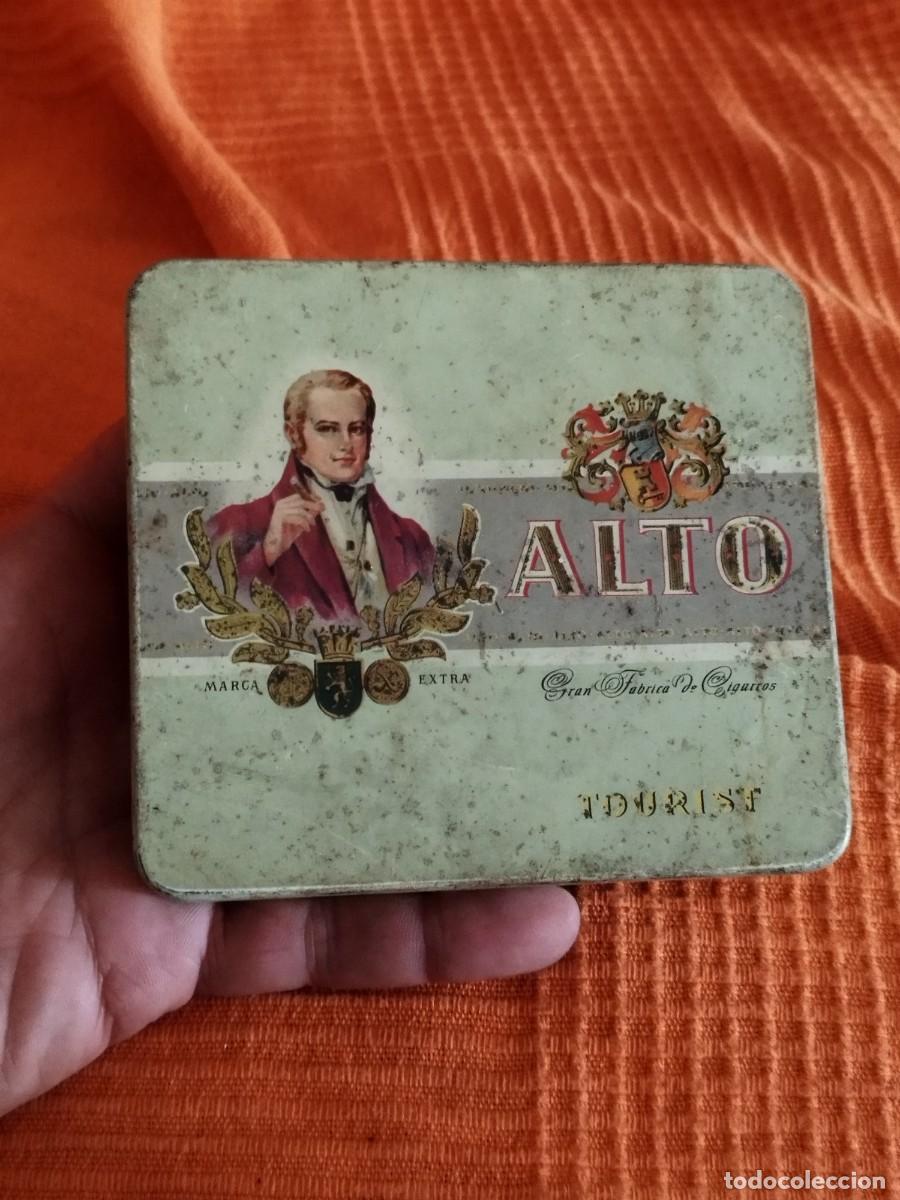 Paquetes de tabaco: Antigua caja met&aacute;lica de hojalata Lata de puros vintage vac&iacute;a, 20 cigarritos Alto Gardenia. Francia.