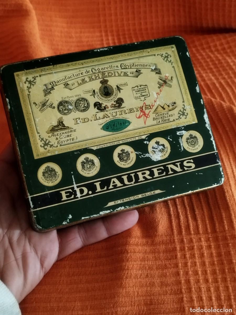 Paquetes de tabaco: Antigua caja met&aacute;lica de hojalata Lata de Ed. Laurens. Le Kh&eacute;dive Caja vacia de tabaco o cigarrillos