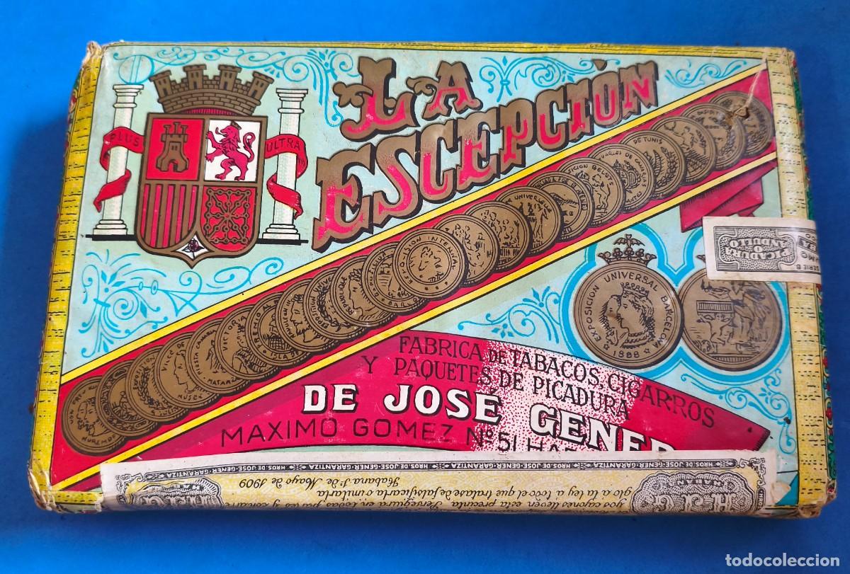 Paquetes de tabaco: Picadura de tabaco. La Escepci&oacute;n. Jos&eacute; Gener. Habana. Con escudo de la Segunda Rep&uacute;blica.