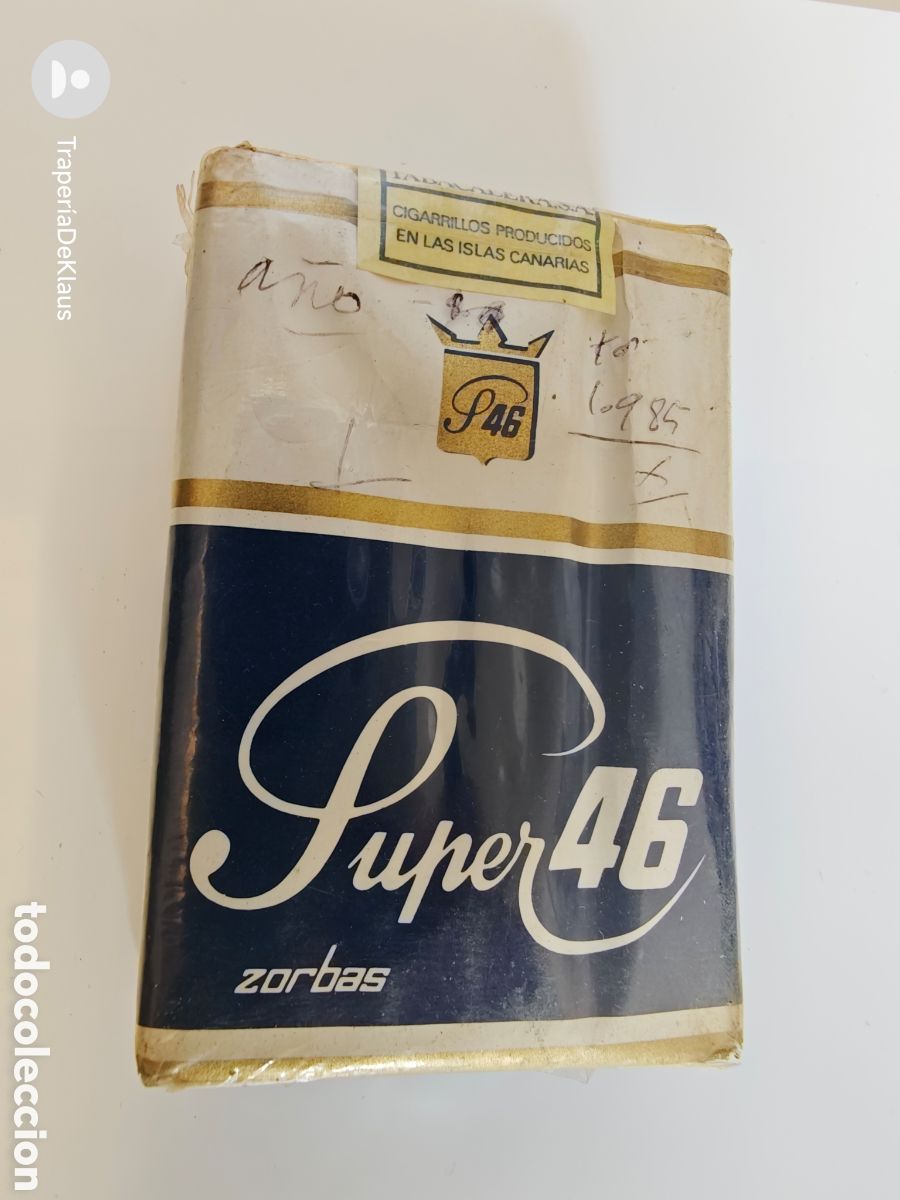 Paquetes de tabaco: Es un paquete de cigarrillos vintage Super 46 - car245