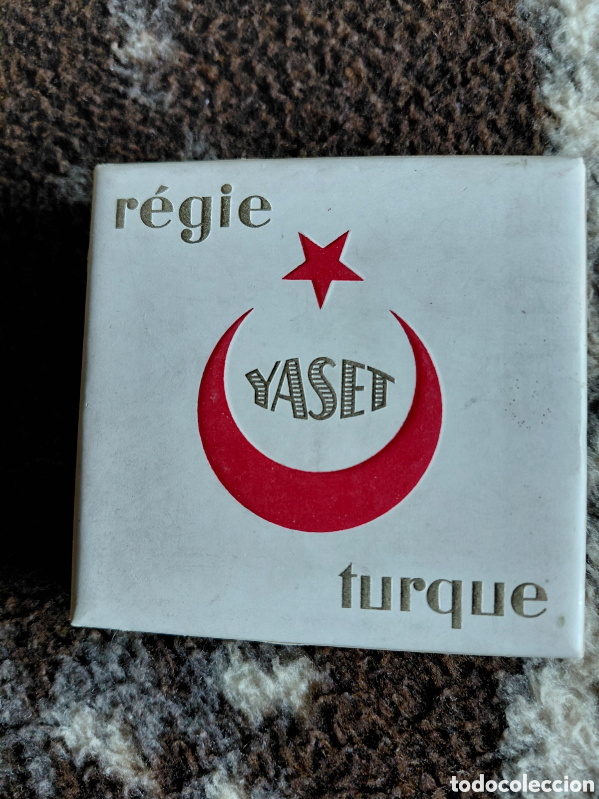 Paquetes de tabaco: ANTIGUO PAQUETE DE TABACO TURCO YASET CON UN CIGARRO
