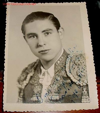Tauromaquia: ANTIGUA FOTOGRAFIA CON AUTOGRAFO Y FIRMA DEL DIESTRO - TORERO - MATADOR - JOSE CORTES - MIDE 11,5 X