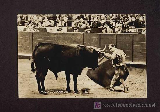Tauromaquia: Postal de Toros: Arruza adornandose (Zerkowitz)