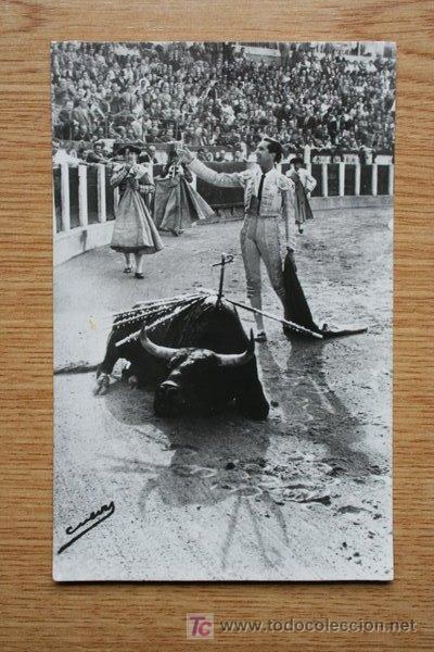 Tauromaquia: Postal. Luis Miguel (Domingu&iacute;n). Media estocada.