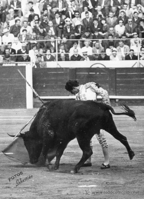 Bullfighting: FOTOGRAFIA ORIGINAL DE SEBASTIAN AL TORERO JOSE MARIA SUSONI. PLAZA DE TOROS DE BARCELONA.