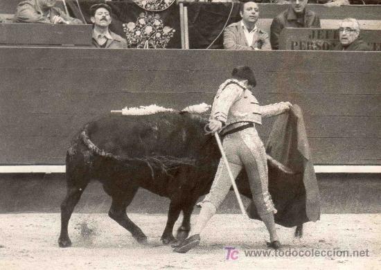 Bullfighting: FOTOGRAFIA ORIGINAL DE ARJONA AL TORERO EL SORO. PLAZA DE TOROS DE VALENCIA.