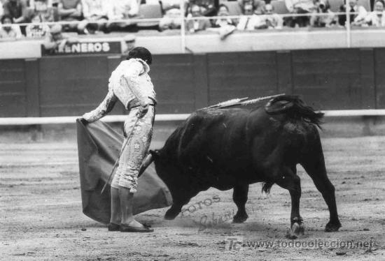 Bullfighting: FOTOGRAFIA ORIGINAL DE FRANCISCO SEBASTIAN AL TORERO RAFAEL CARRA. PLAZA DE TOROS DE BARCELONA