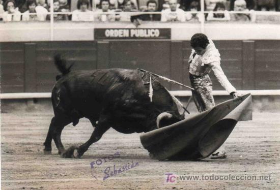 Bullfighting: FOTOGRAFIA ORIGINAL DE FRANCISCO SEBASTIAN AL TORERO RAFAEL CARRA. PLAZA DE TOROS DE BARCELONA