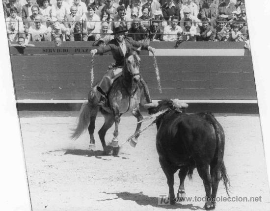 Stierkampf: FOTOGRAFIA ORIGINAL DE ARJONA AL REJONEADOR ANTONIO IGNACIO VARGAS. PLAZA DE TOROS DE VALENCIA.