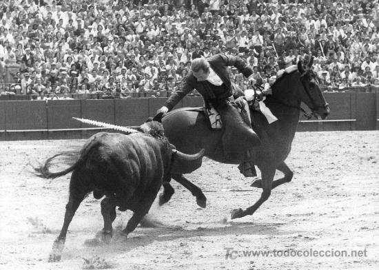 Stierkampf: FOTOGRAFIA ORIGINAL DE ARJONA AL REJONEADOR ANTONIO IGNACIO VARGAS. PLAZA DE TOROS DE SEVILLA
