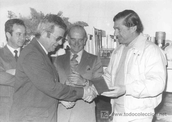 Stierkampf: FOTOGRAFIA ORIGINAL DE ARJONA HIJO AL TORERO DIEGO PUERTA Y EL SE&Ntilde;OR DON ALVARO DOMECQ A SU LADO.