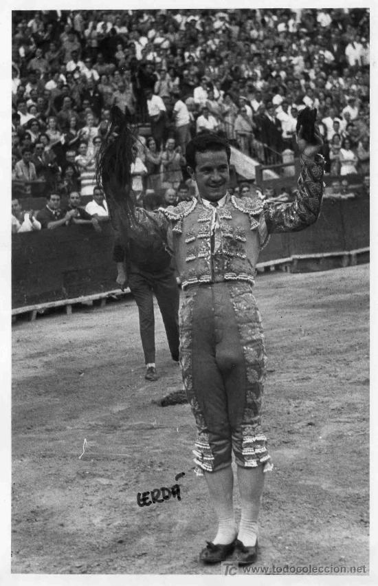 Stierkampf: FOTOGRAFIA ORIGINAL DE JOSE CERD&Aacute; AL TORERO DIEGO PUERTA. PLAZA DE TOROS DE VALENCIA