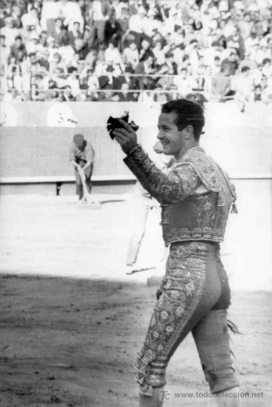 Stierkampf: FOTOGRAFIA ORIGINAL DE ARJONA AL TORERO DIEGO PUERTA.