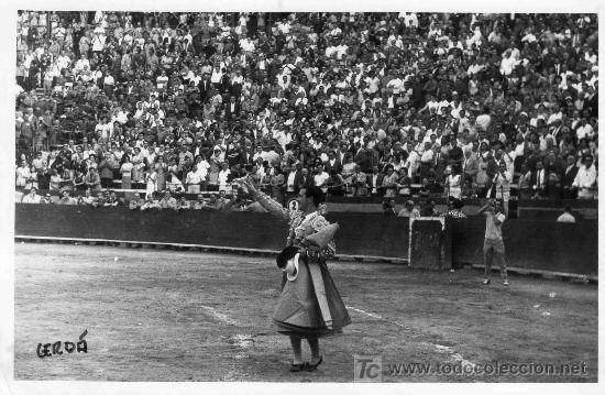 Tauromachie: FOTOGRAFIA ORIGINAL DE JOS&Eacute; CERD&Aacute; AL TORERO DIEGO PUERTA. PLAZA DE TOROS DE VALENCIA.