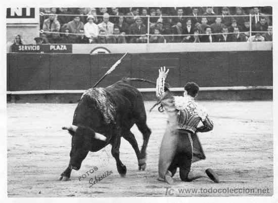 Tauromachie: FOTOGRAFIA ORIGINAL DE SEBASTIAN AL TORERO DIEGO PUERTA. PLAZA DE TOROS DE BARCELONA.