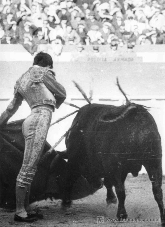 Tauromachie: FOTOGRAFIA ORIGINAL AL TORERO MANUEL CANO, EL PIREO. PLAZA DE TOROS DE VALENCIA.