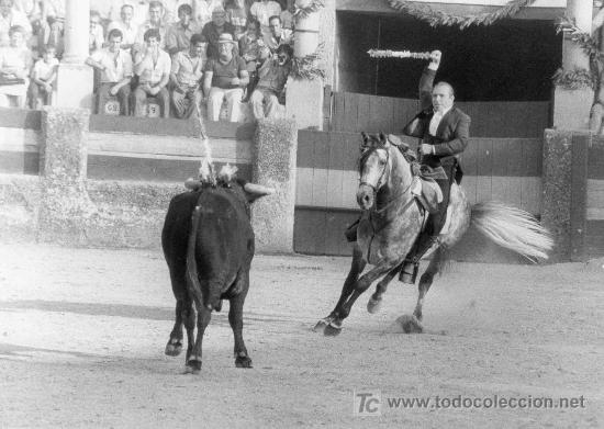 Tauromachie: FOTOGRAFIA ORIGINAL DE ARJONA AL REJONEADOR IGNACIO VARGAS. PLAZA DE TOROS DE RONDA.