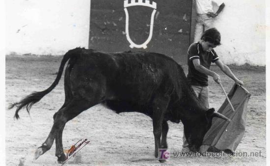 Tauromachie: FOTOGRAFIA ORIGINAL DE VALDERRAMA A DOMINGO VALDERRAMA EN LA FINCA EL TORU&Ntilde;O A LA EDAD DE 10 A&Ntilde;OS.