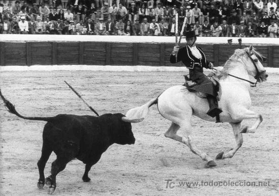 Tauromachie: FOTOGRAFIA ORIGINAL DE ARJONA AL REJONEADOR ANTONIO IGNACIO VARGAS. PLAZA DE TOROS DE RONDA.