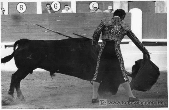 Tauromaquia: FOTOGRAFIA ORIGINAL AL TORERO ANDRES VAZQUEZ. PLAZA DE TOROS DE ALBACETE.