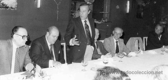 Tauromaquia: FOTOGRAFIA ORIGINAL DE ARJONA AL DIESTRO MANOLO VAZQUEZ JUNTO A CANOREA Y EL MEDICO MIGUEL RIOS MOZO